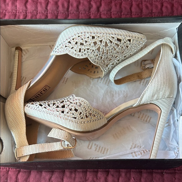 Nine West Cream Lace Heels - Picture 1 of 11